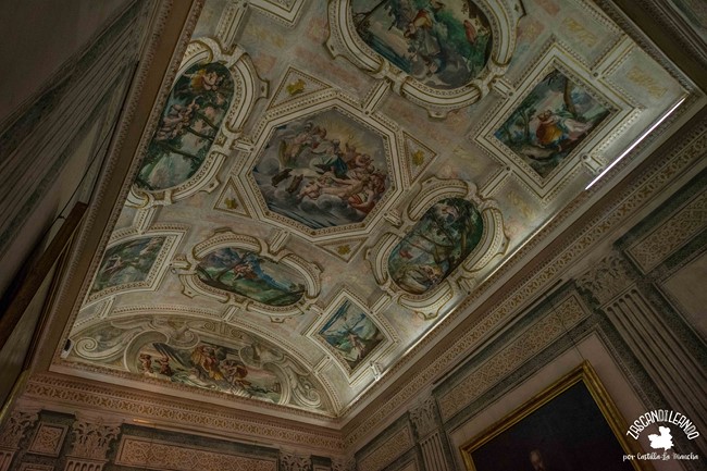 Esta sala del palacio del Marqués de Santa Cruz está decorada con frescos de escenas mitológicas