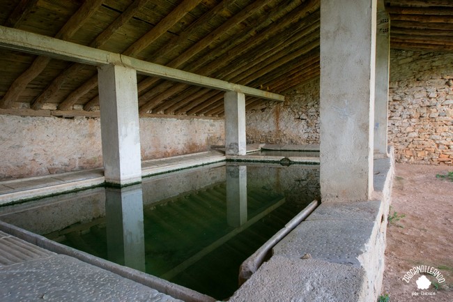 Este lavadero está vallado, lo cual nos pareció de lo más sorprendente