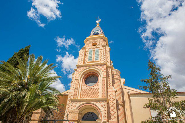Esta iglesia fue ideada a comienzos del siglo XX cuando se creó el barrio de San Francisco en Caudete